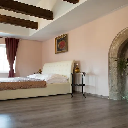 Apartment Royal Mustek Prague